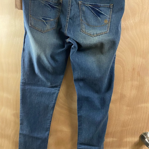 Source of Wisdom Jeans - Picture 6 of 8